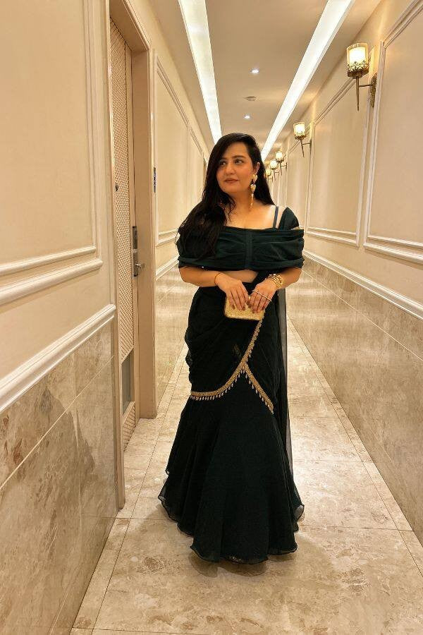 Dark romance saree